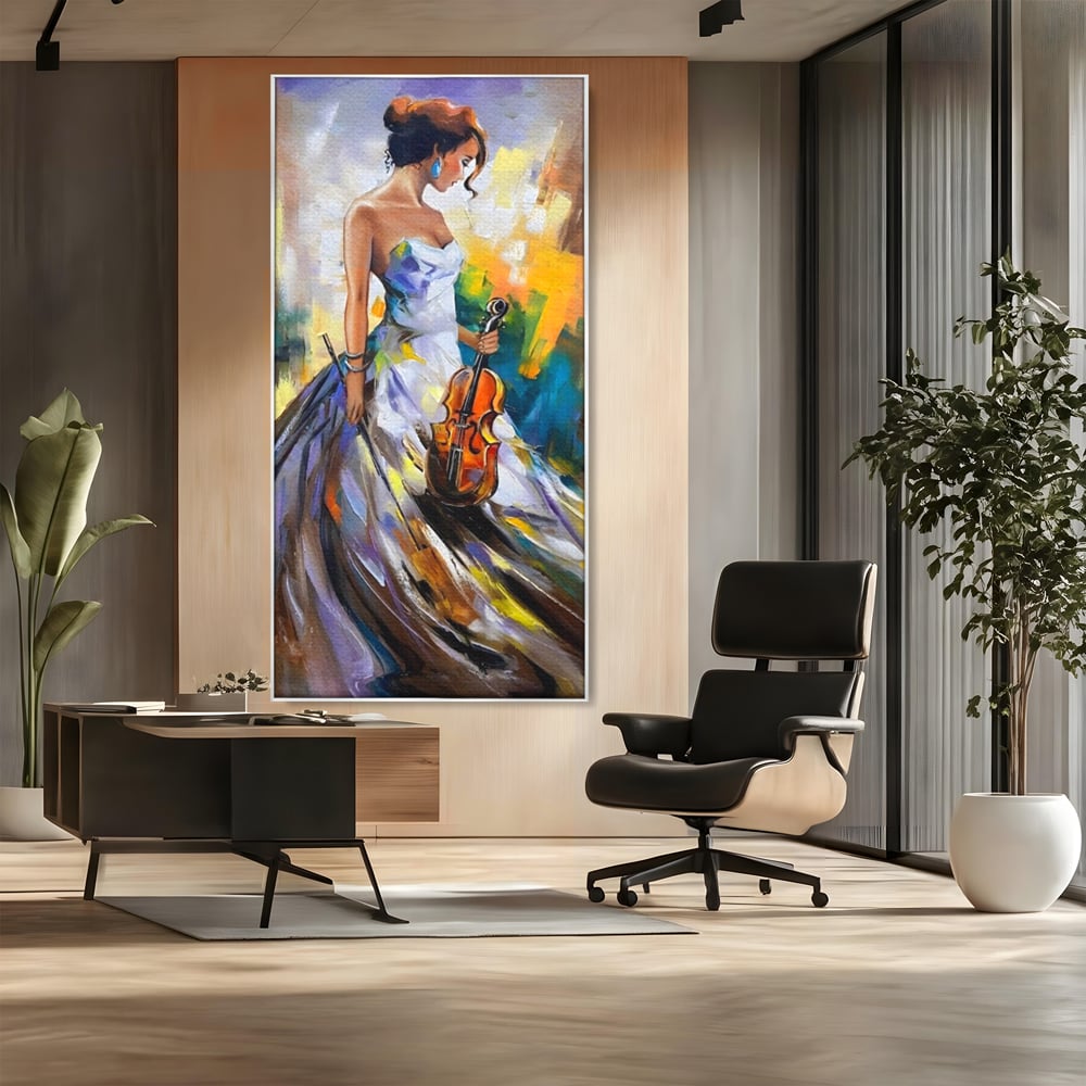 Tablou canvas cu tablou canvas cu femeie si vioara, in rama de aluminiu argintiu, pe perete intr-un birou